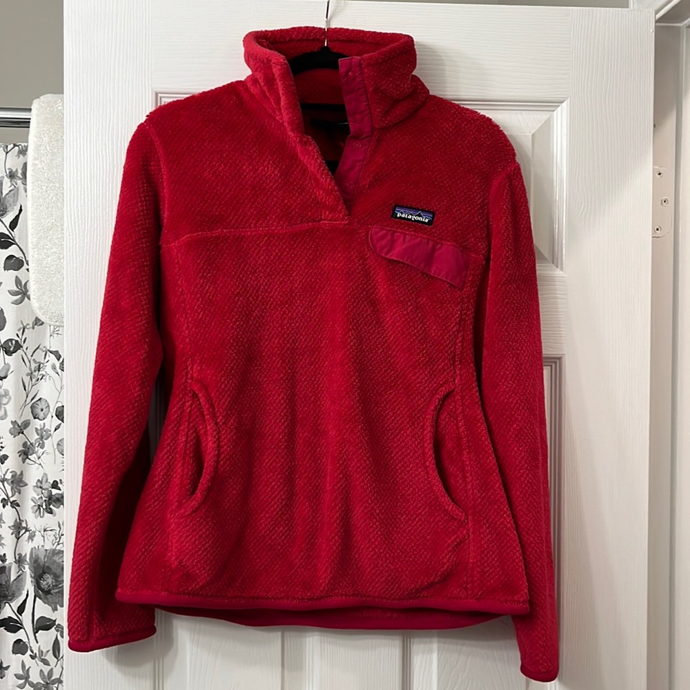 Women’s Patagonia Fuzzy Fleece.